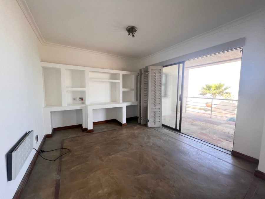 4 Bedroom Property for Sale in Bloubergstrand Western Cape